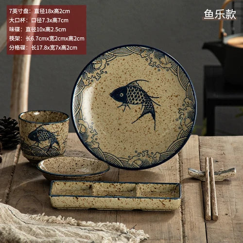 Service de vaisselle japonaise cinq pièces en grès sur table en bois, vue 9