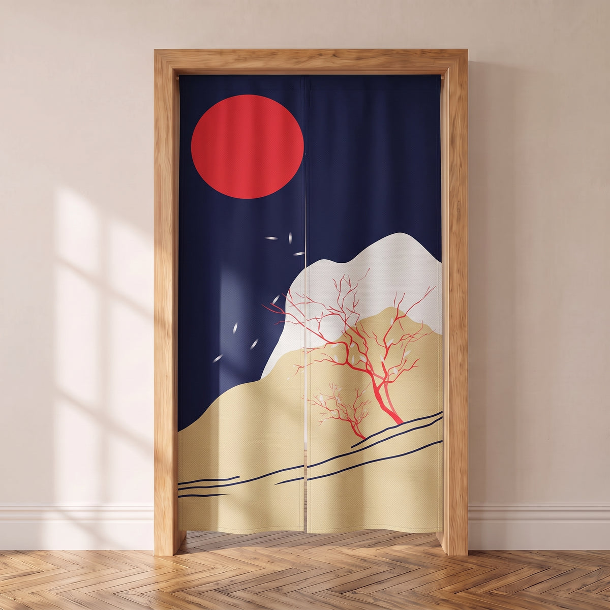 Noren japonais bleu nuit à lune rouge et dune de sable, suspendu dans une porte intérieure