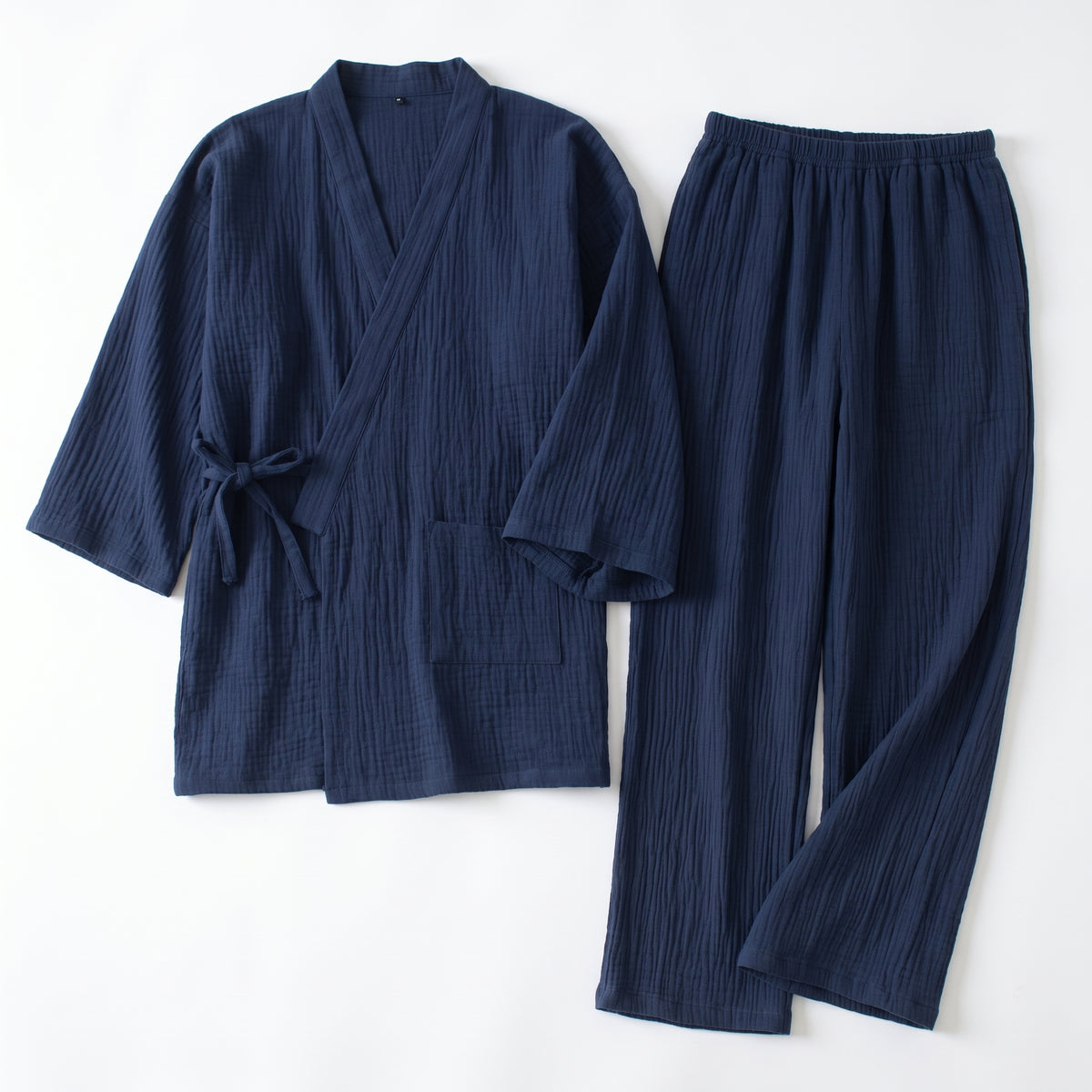 Pyjama japonais bleu marine en gaze de coton froissée, haut à col croisé avec poche et pantalon long