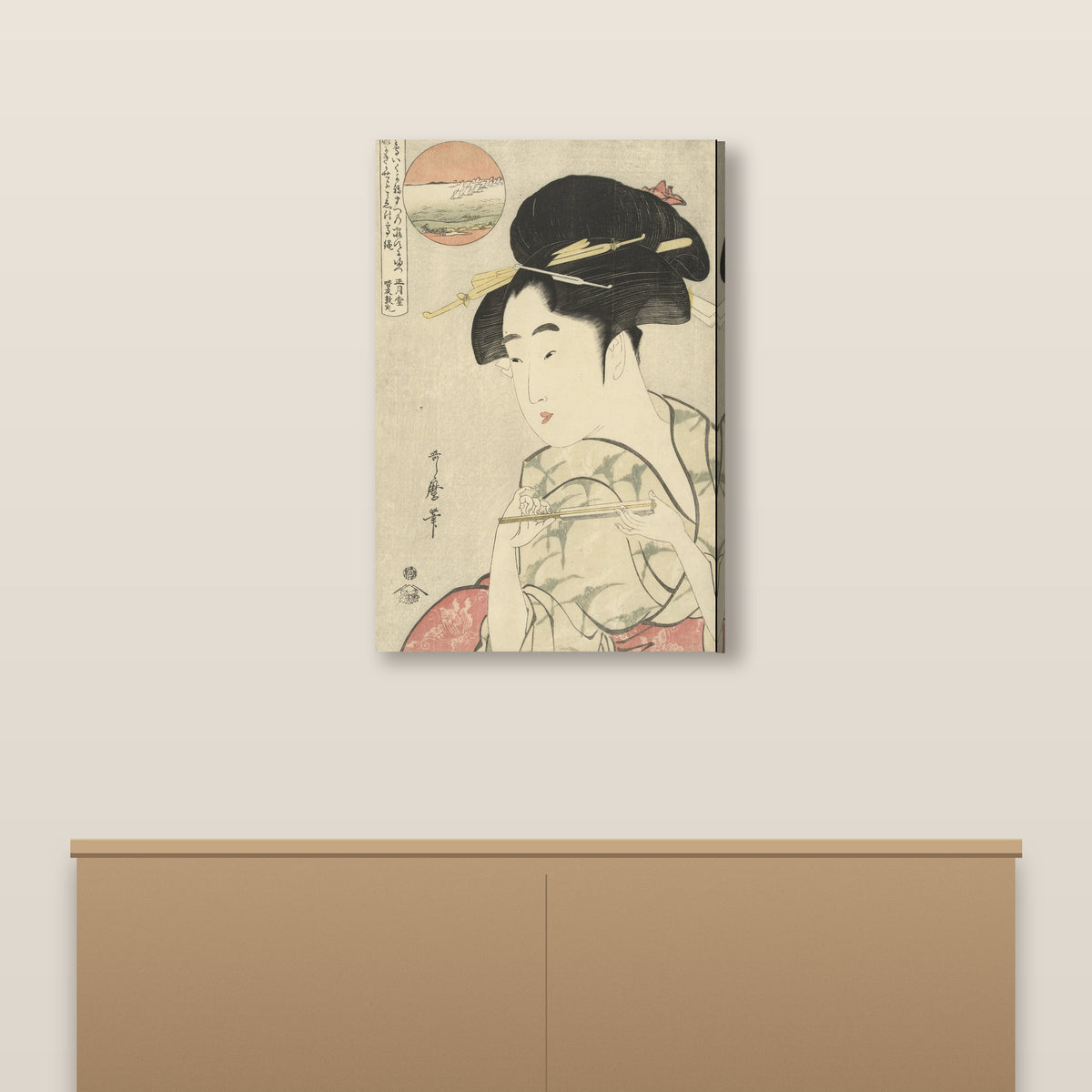 La jeune femme à l'éventail d'Utamaro en toile sur châssis, accrochée au-dessus d'une console en bois