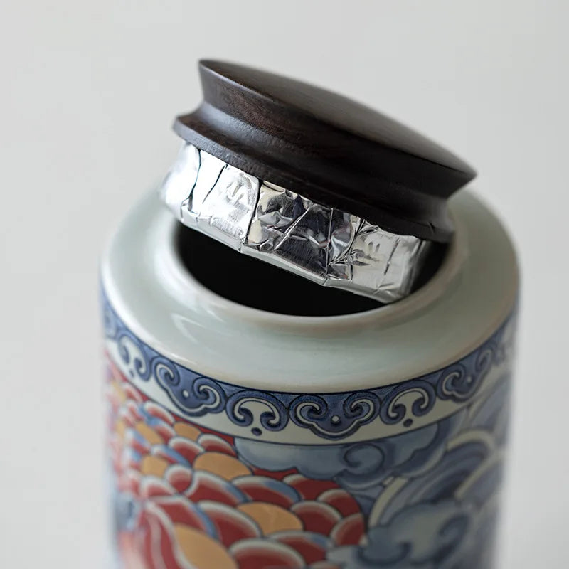 Intérieur de la boîte à thé carpe koï avec sachet fraîcheur en aluminium