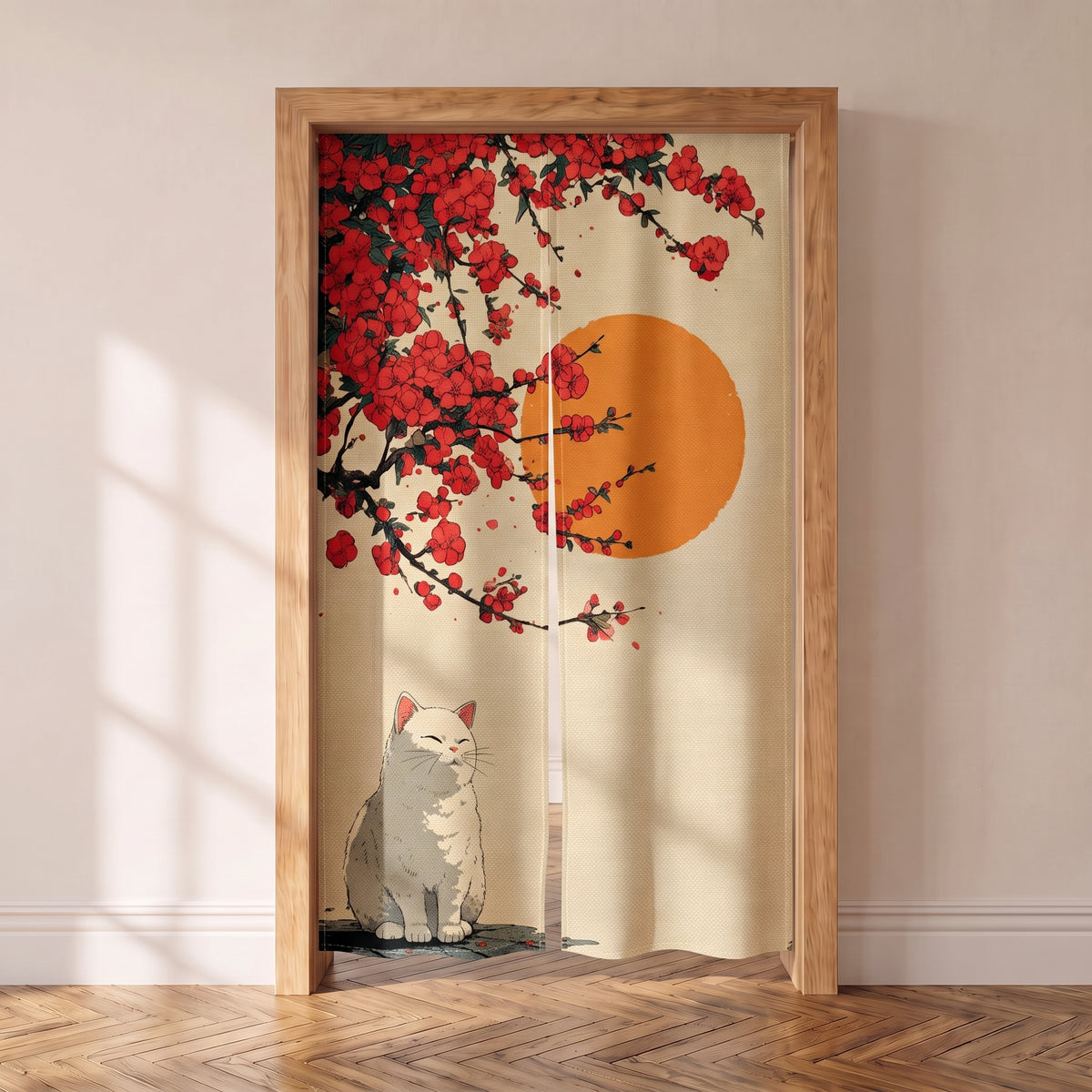 Noren japonais à chat blanc assis sous un cerisier rouge et un soleil orange, suspendu dans une porte intérieure