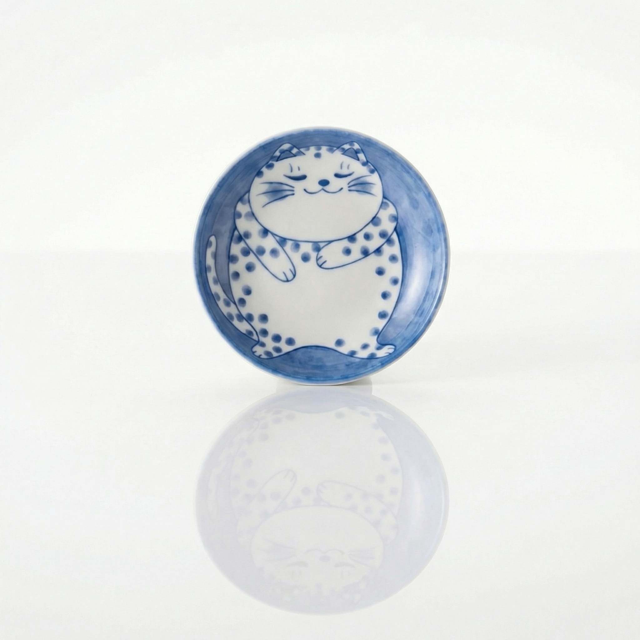 Coupelle céramique chat japonais motif neko à pois fond blanc avec reflet