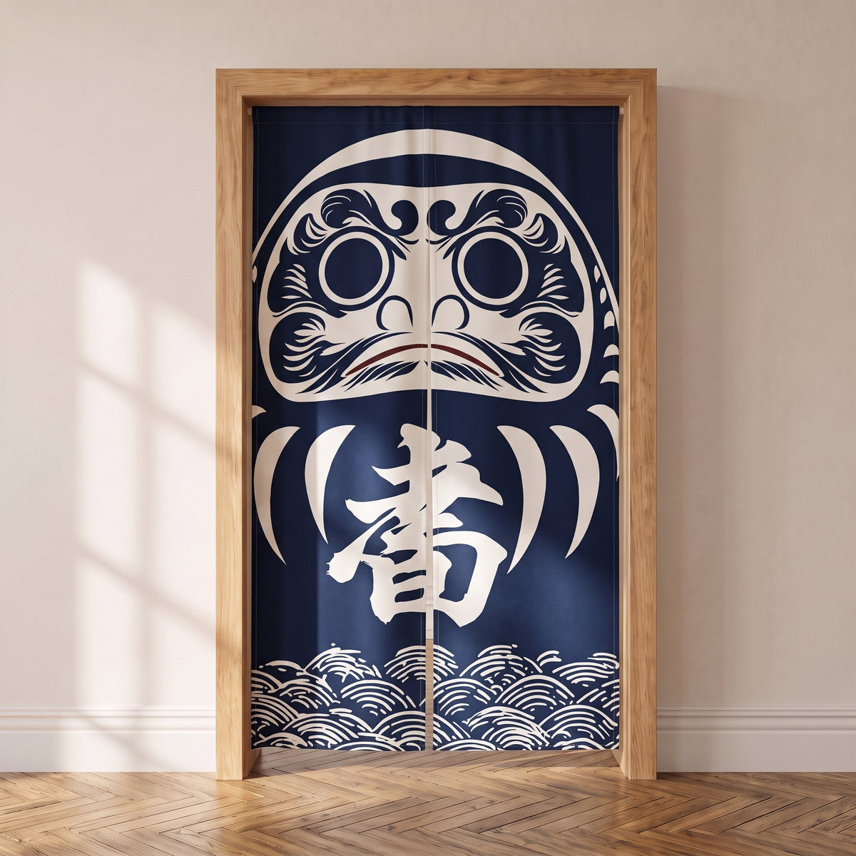 Noren japonais daruma bleu indigo suspendu dans une porte intérieure en chêne