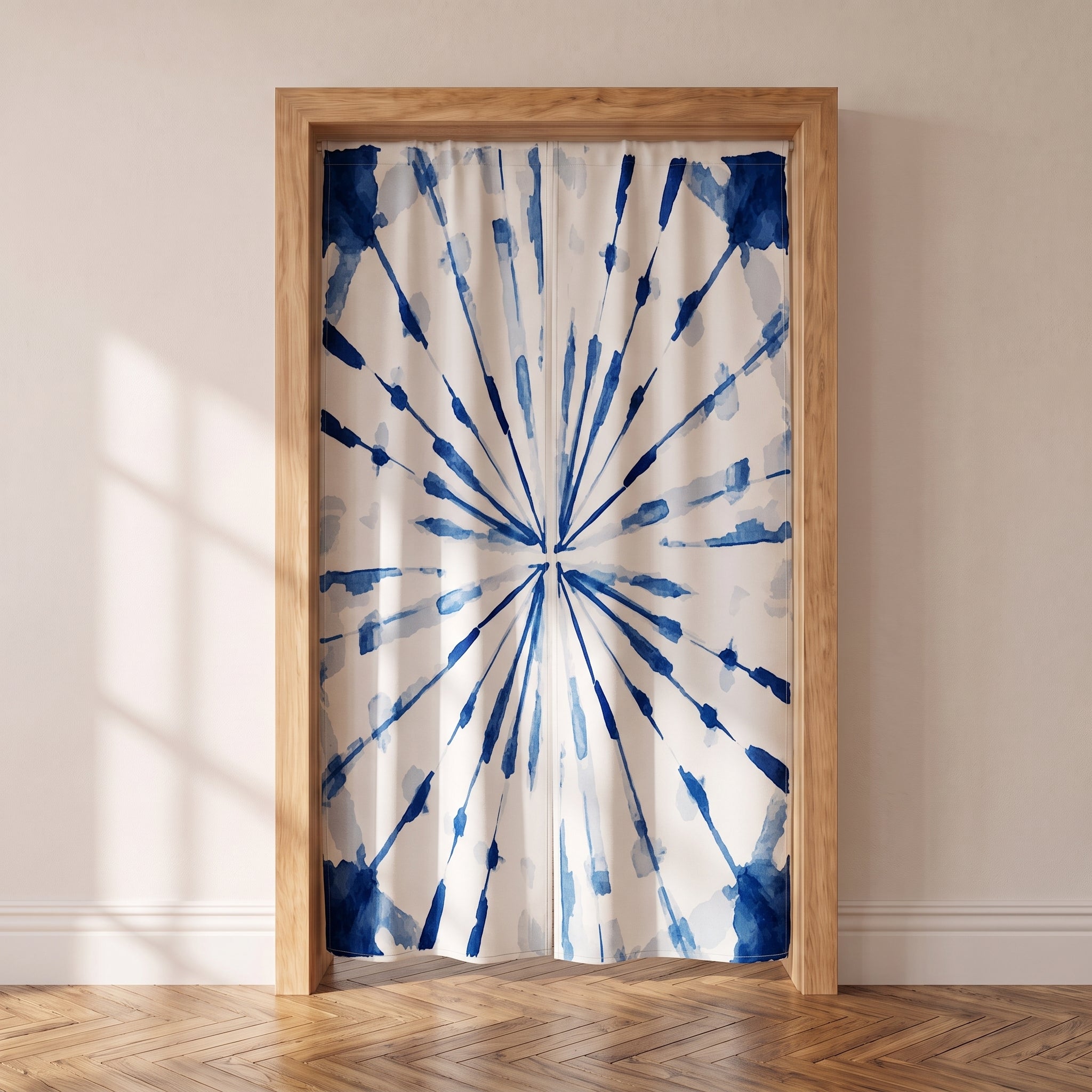 Noren japonais à soleil de rayons bleus sur toile écrue, porte intérieure en chêne