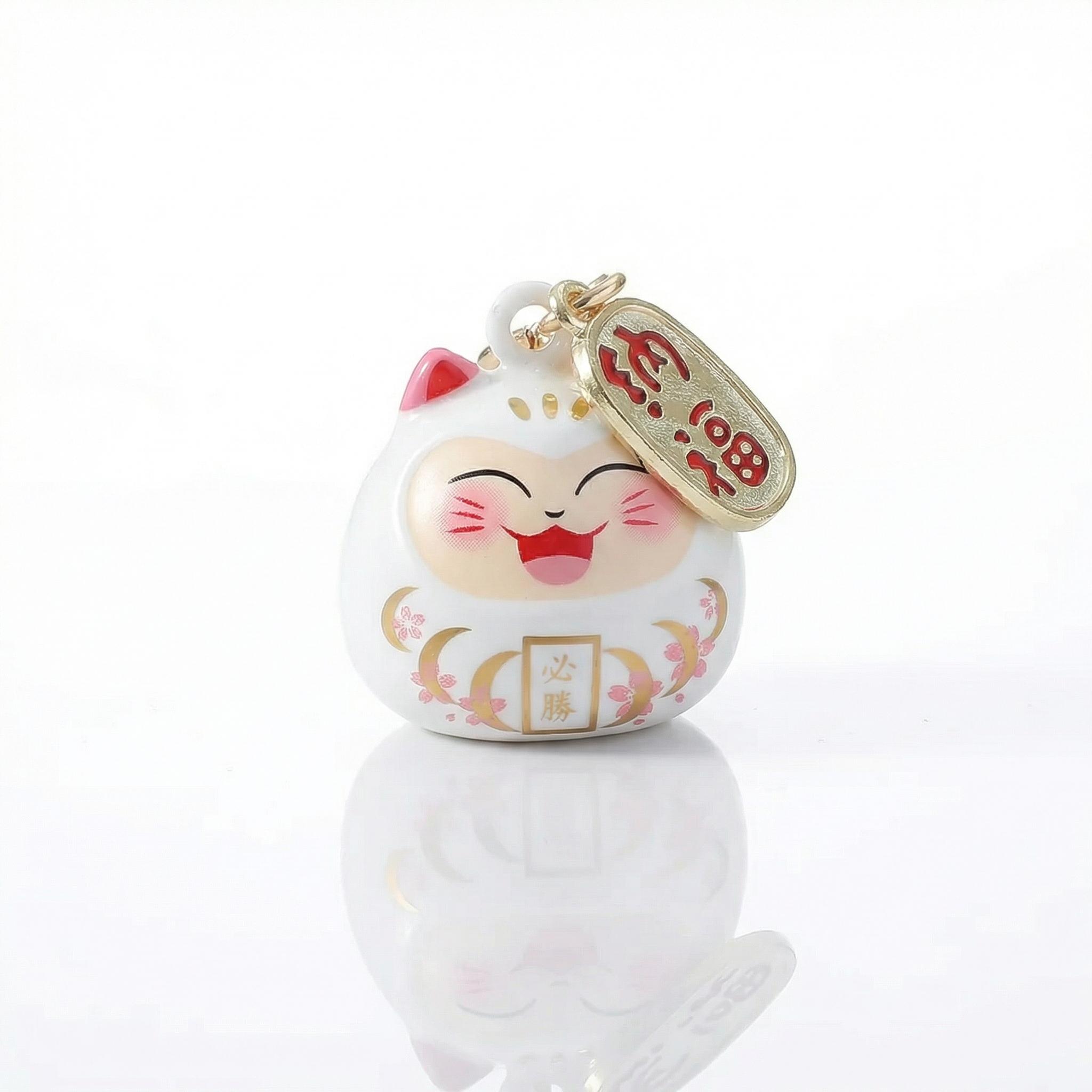 Pendentif Maneki Neko kawaii blanc avec clochette et kanji 必勝 victoire