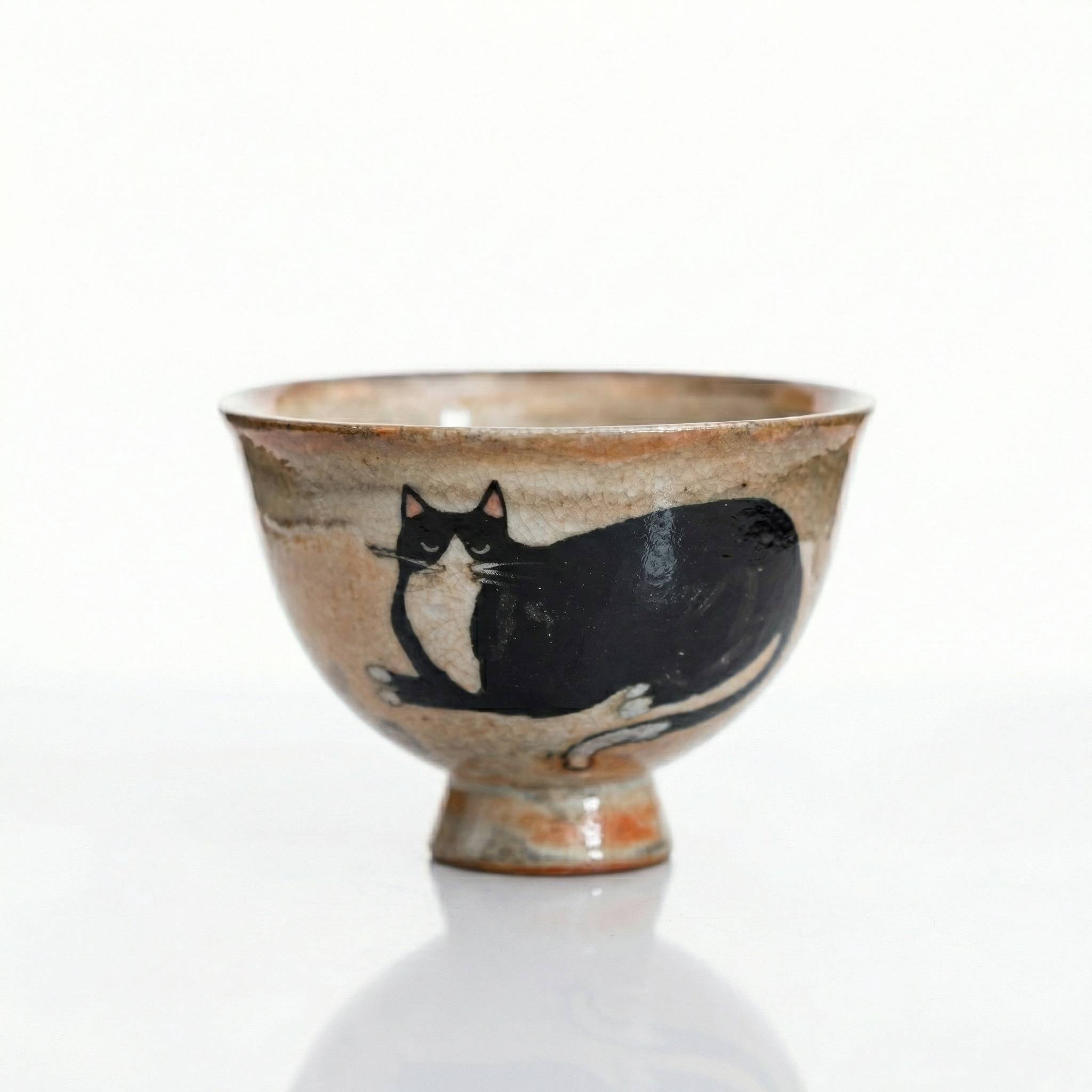 Tasse thé japonaise chat noir couché yeux fermés céramique