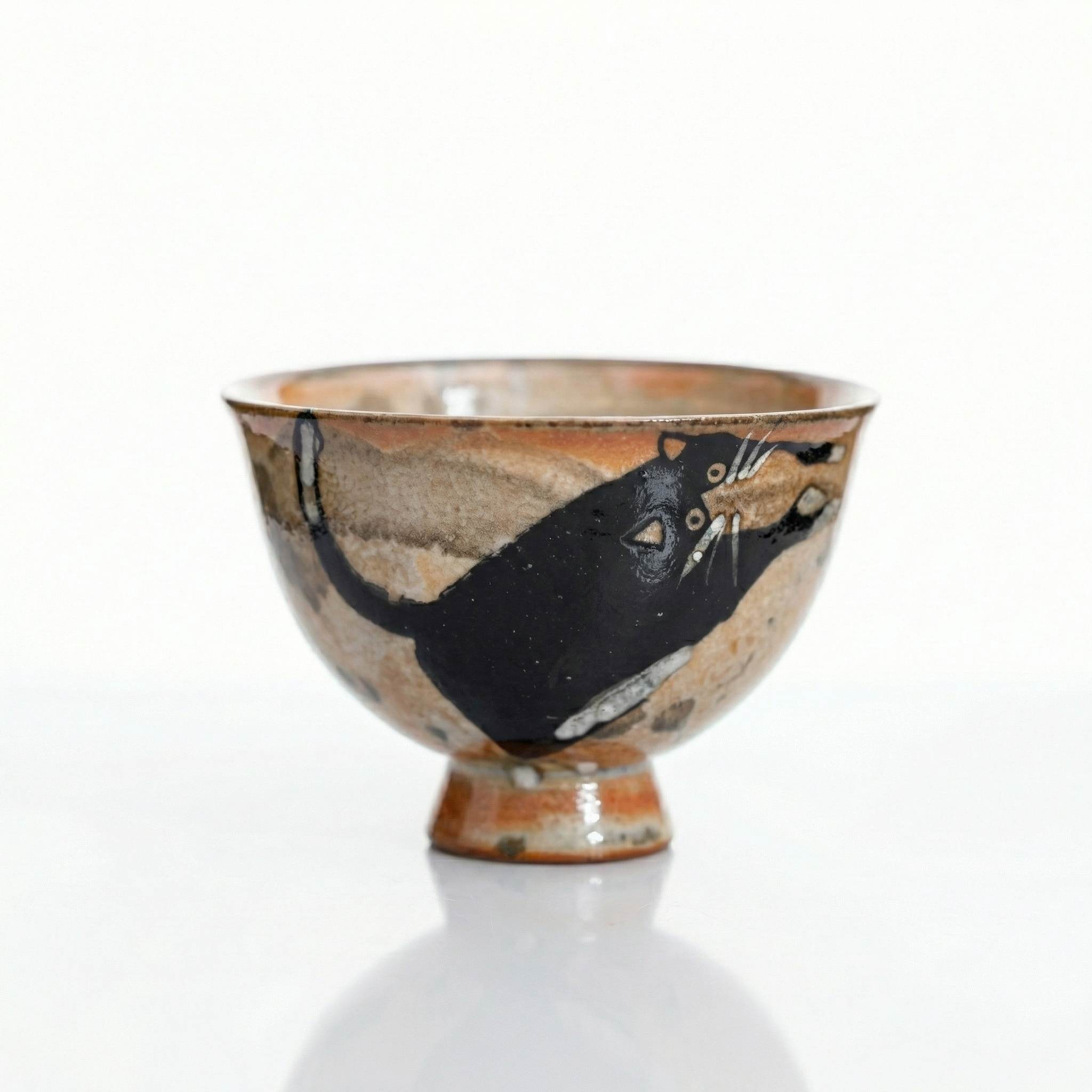 Tasse yunomi chat noir de profil céramique wabi-sabi