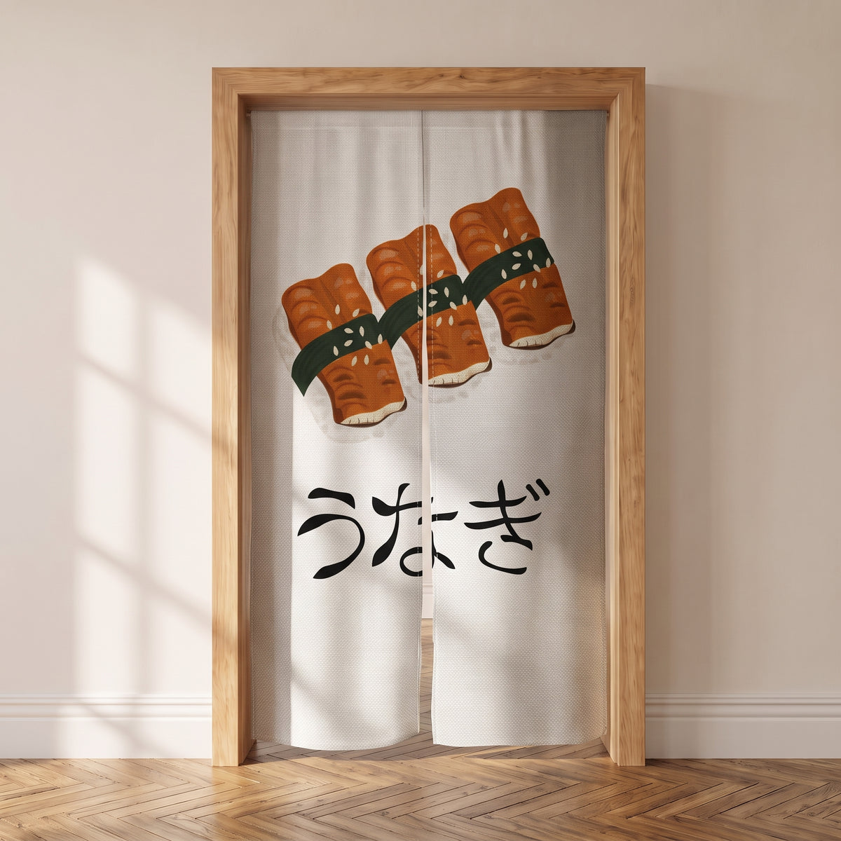 Noren japonais blanc à trois sushis d'anguille unagi et calligraphie うなぎ, suspendu dans une porte intérieure